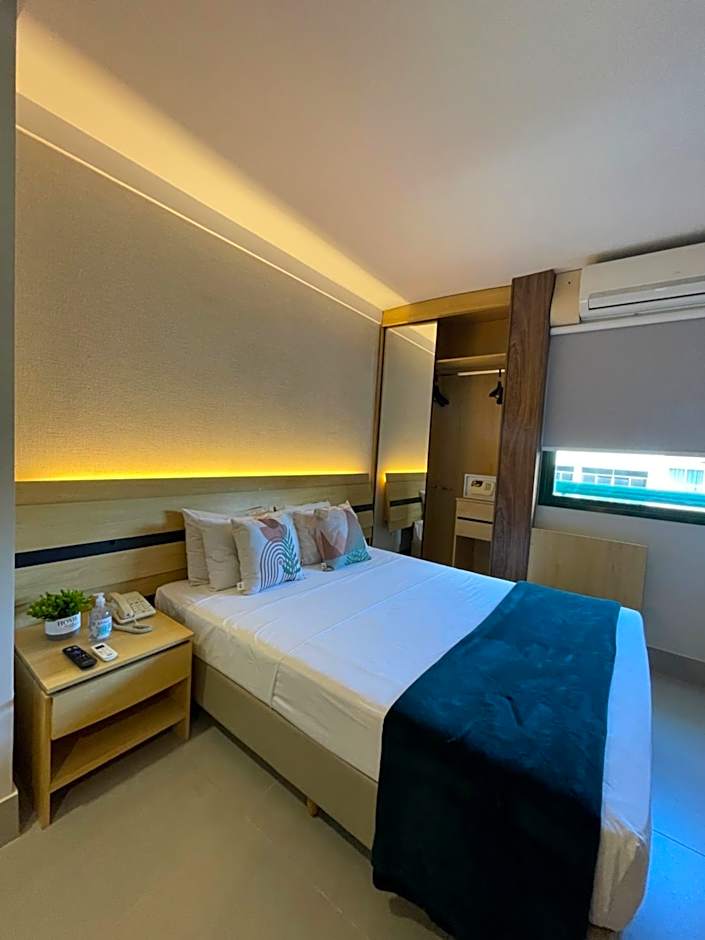 Flat PRAIA Home Experience Dante Michelini