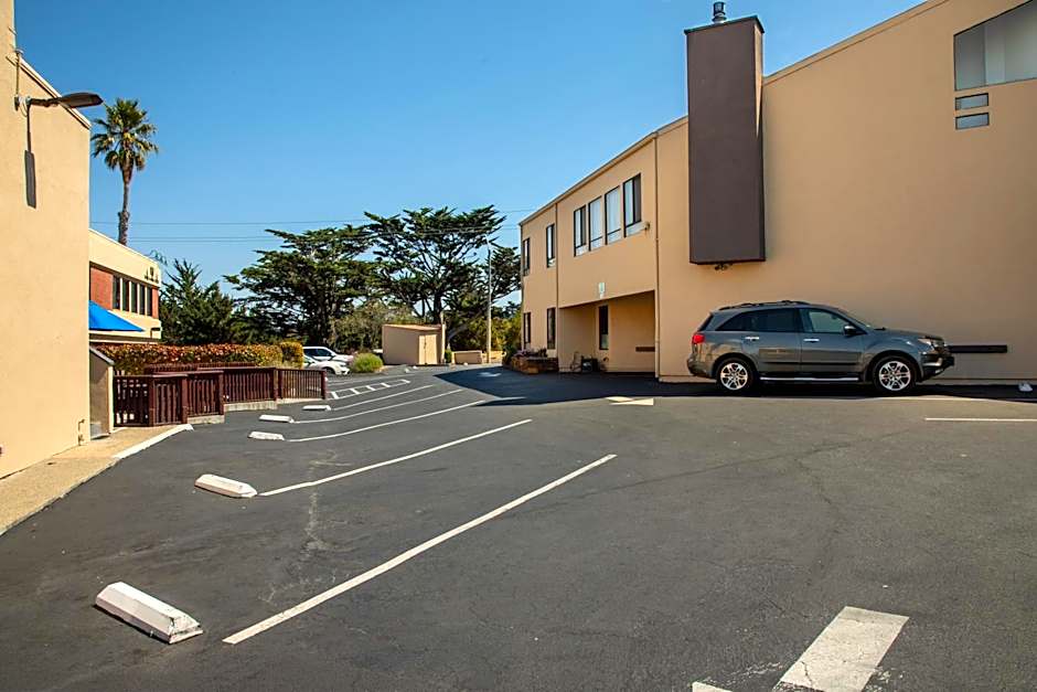 Munras Inn
