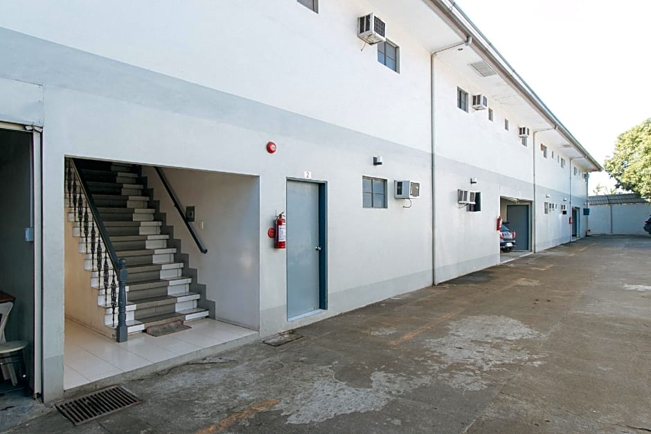 RedDoorz near SM Calamba