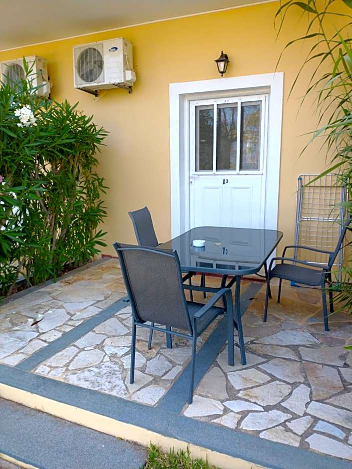 Summer Garden Αpartments & Studios