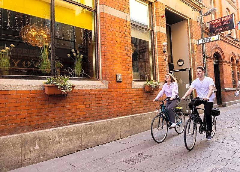 REZz Temple Bar, Dublin