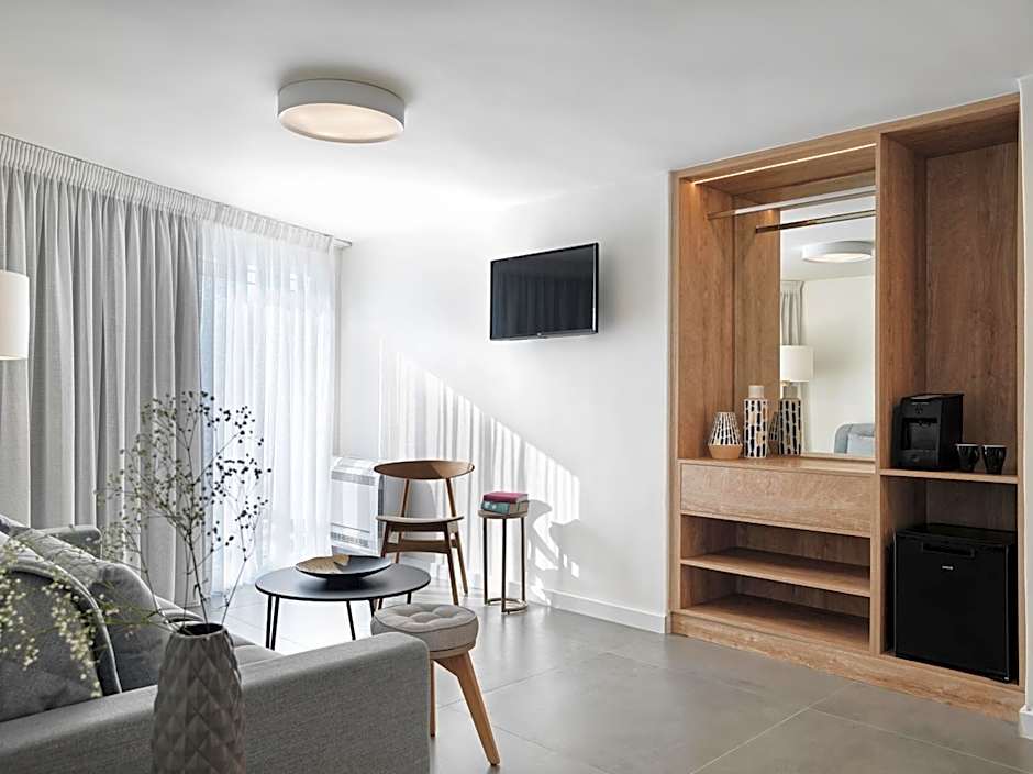 NLH Mati Seafront - Neighborhood Lifestyle Hotels