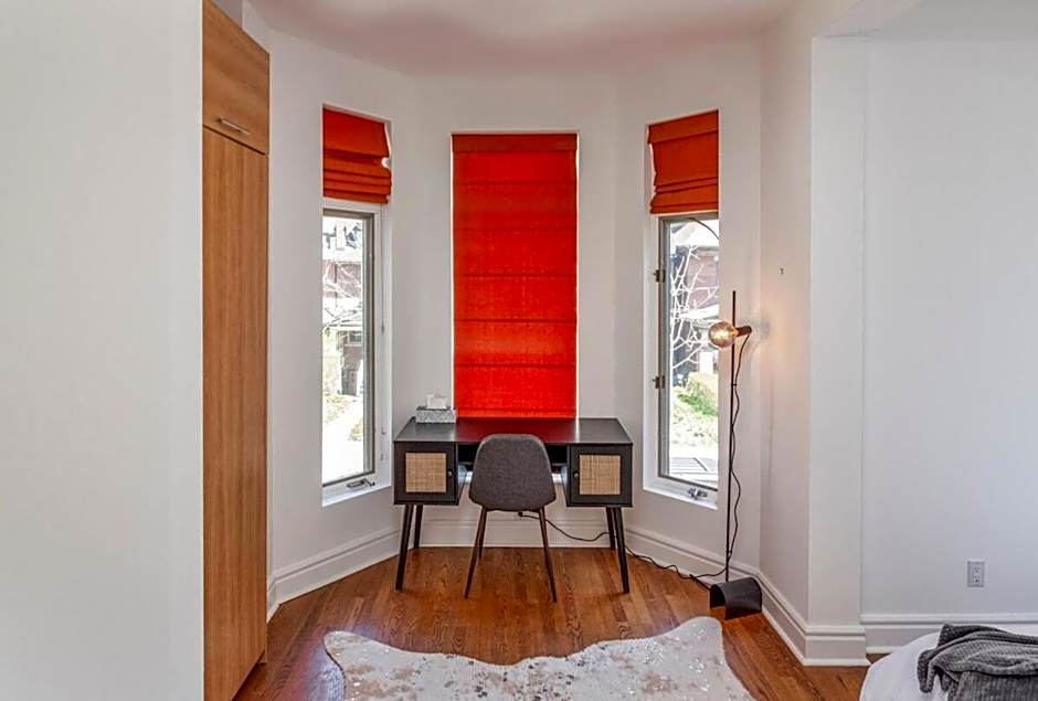 Warehouse Style Loft near Yorkville