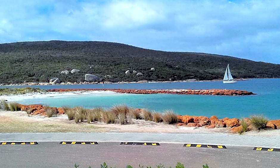 Acclaim Rose Gardens Beachside Holiday Park