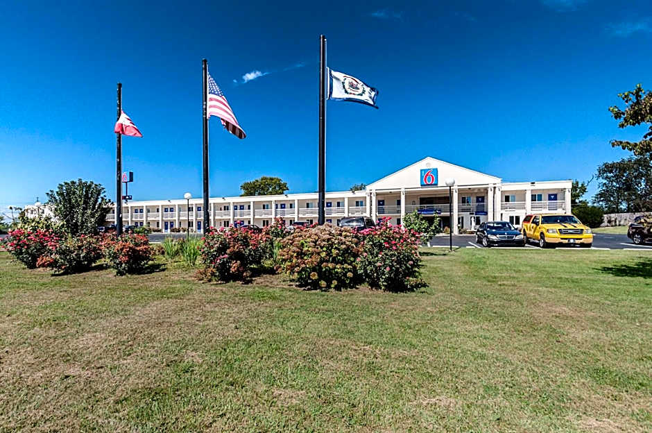 Motel 6-Martinsburg, WV