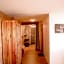 Chambre privée avec cuisine et salle de bain dans la chambre, Winoka Lodge