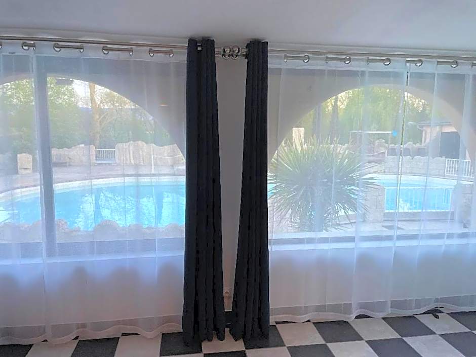 gîtes Studio de tourisme du Domaine Piscine Spa Balnéo