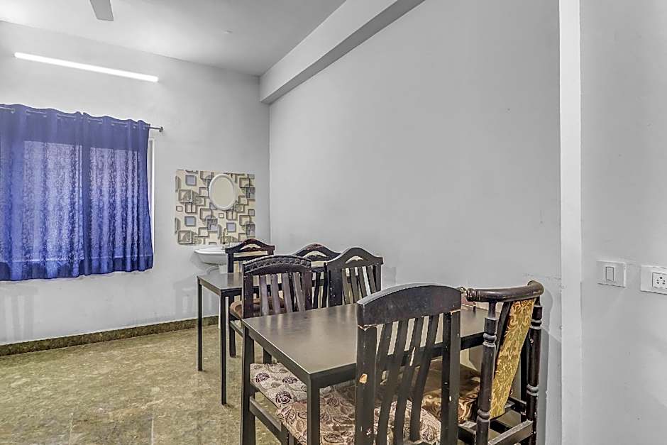 Hotel Airport Shine Inn by OYO – Hyderabad, IA