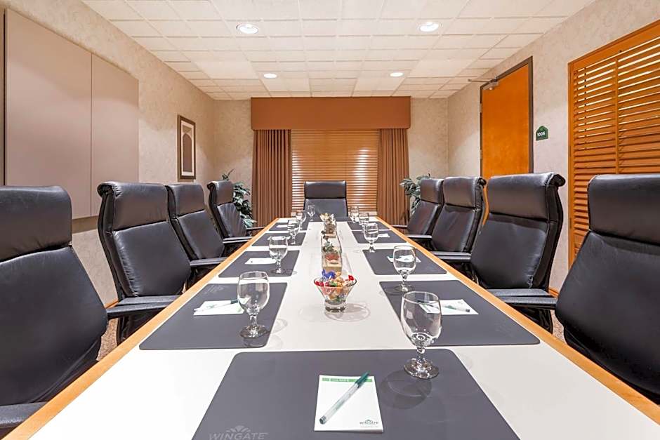 Wingate by Wyndham Calgary South