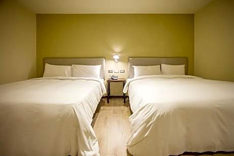Deluxe Twin Room without window