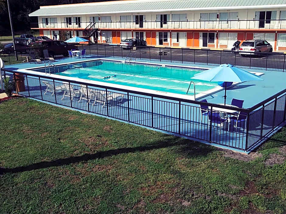 Days Inn by Wyndham Wildwood I-75