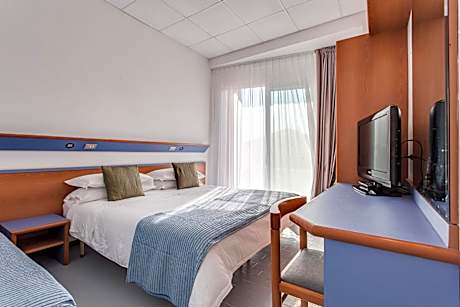 Quadruple Room with Sea View