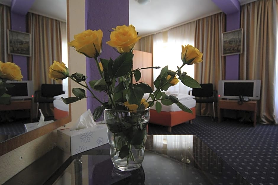 Carlton Hotel