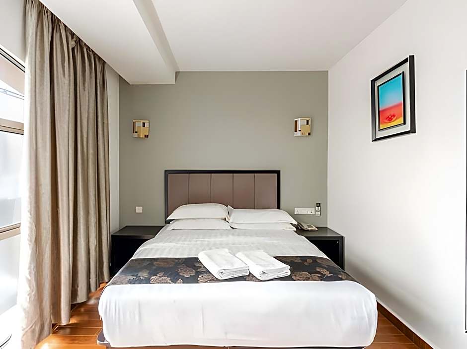 Kk Waterfront Hotel