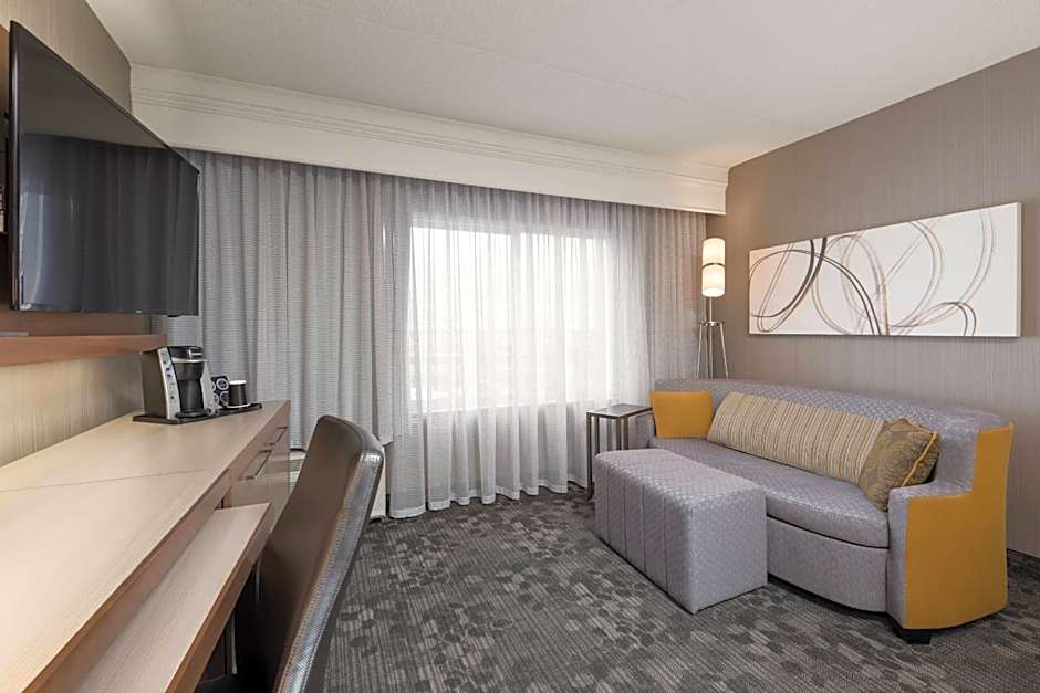 Courtyard by Marriott Toronto Vaughan