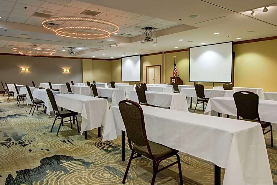 DoubleTree By Hilton Newark