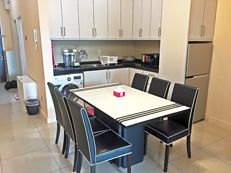 King 1-Bedroom