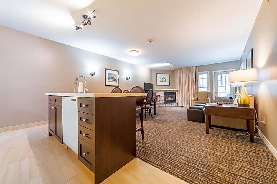 Horseshoe Valley Suites - The Azure