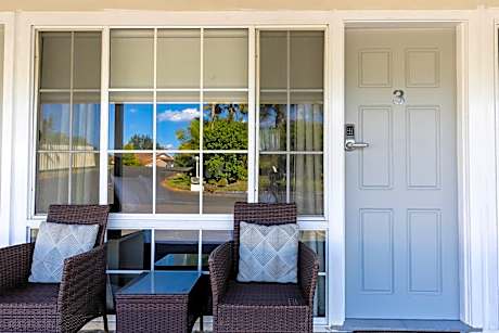 Economy Queen Room - No Pets Allowed