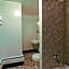 Love Hotels Silver Street by OYO at Hurley WI