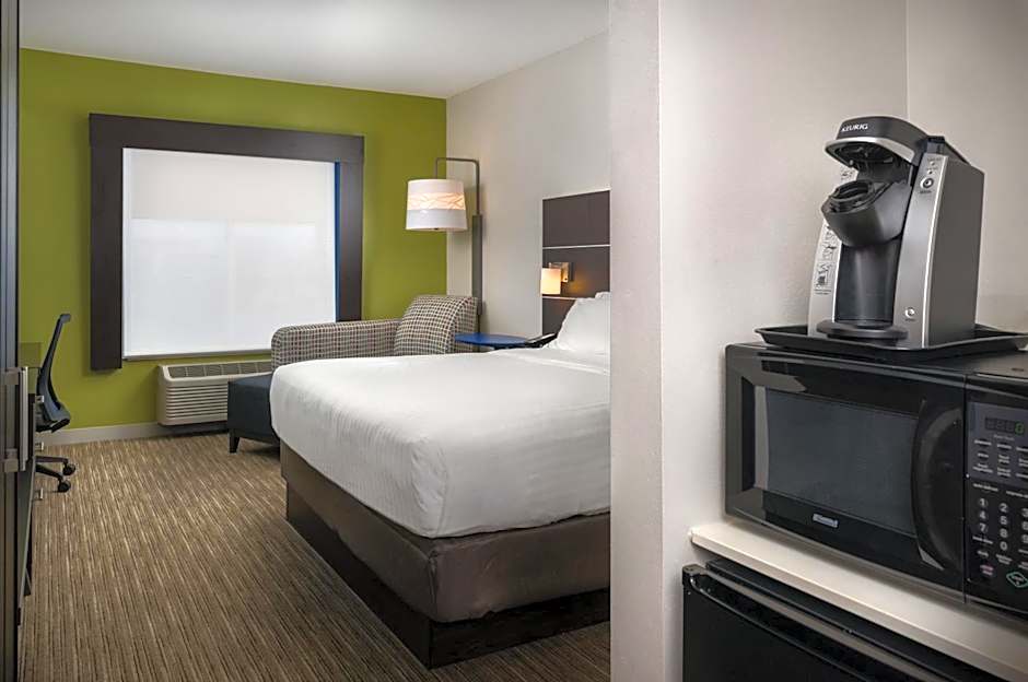 Holiday Inn Express Lawrence By IHG