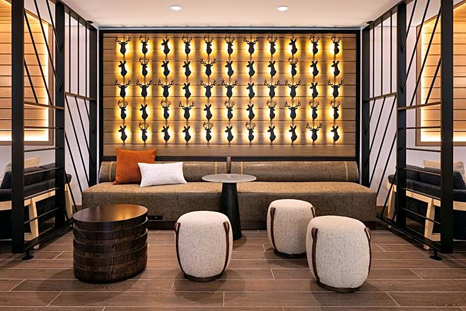 Oshkosh Marriott Waterfront Hotel & Convention Center