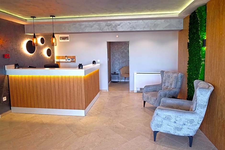 Paradise Hotel & Relax Center