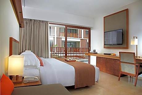 Deluxe Room Pool View Double Bed