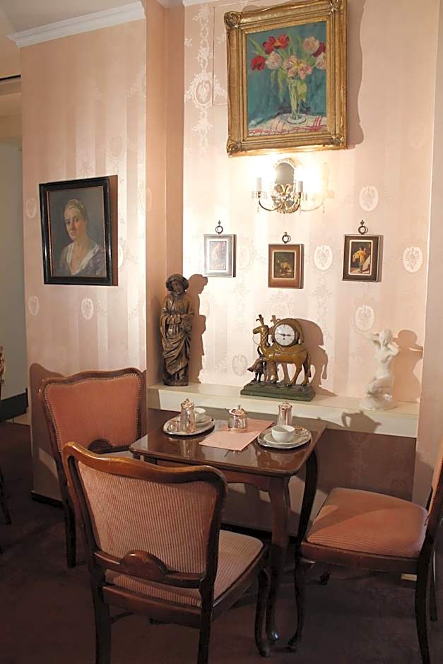 Hotel Café Adler 24h self check in