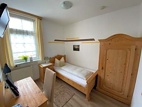 Economy Single Room