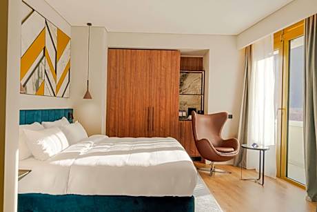 Premium Room with Balcony and City View