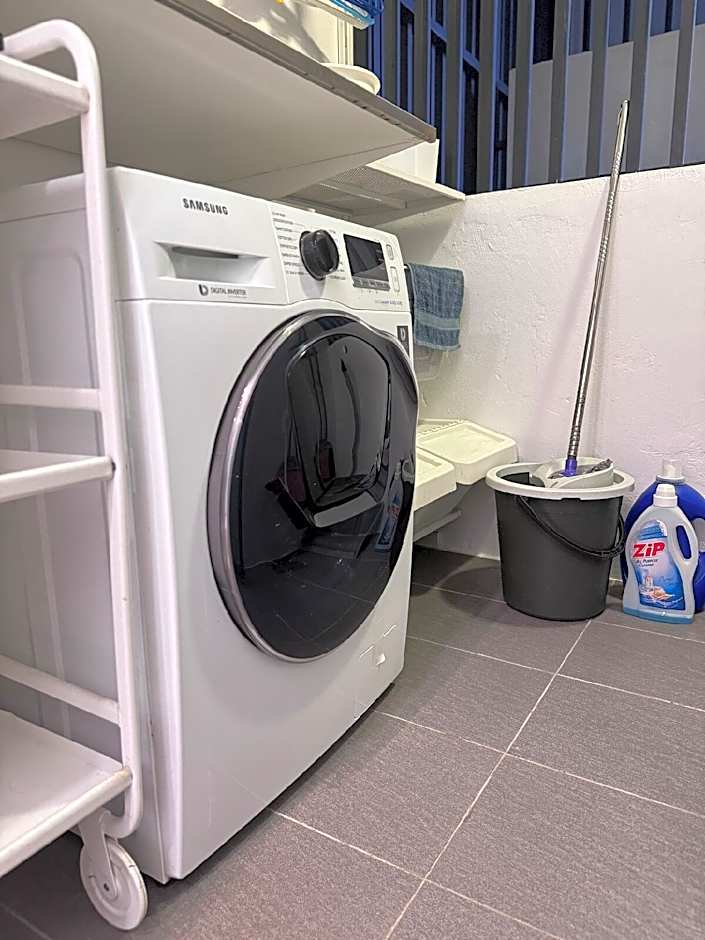 EMPORIUM,DELOFT@KUCHING(2R,3Beds,1Bath,4Pax)