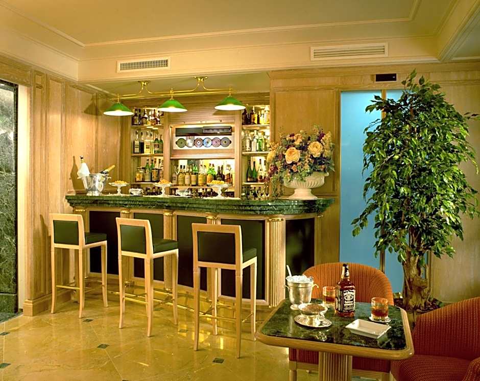 Hotel Capitol