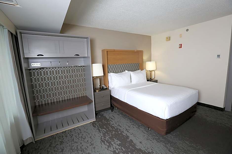Holiday Inn & Suites Chicago North Shore (Skokie) by IHG