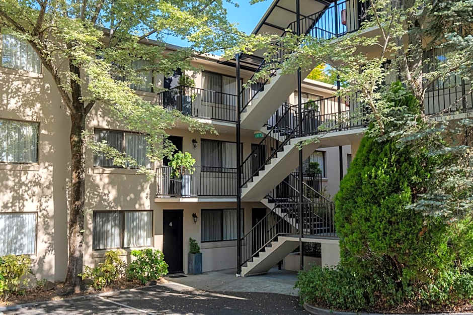 Grosvenor Court Apartments