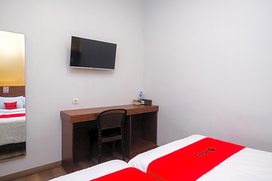 RedDoorz near Tentrem Mall Semarang