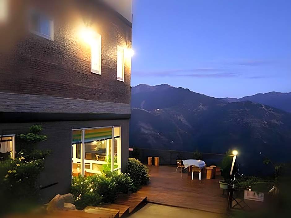 Chingjing New Paradise Bed and Breakfast