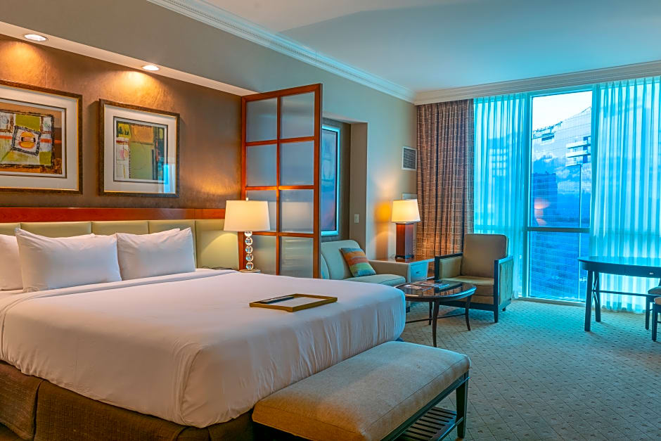 The Signature At Mgm Grand Las Vegas Las Vegas Hotels Nv At Getaroom