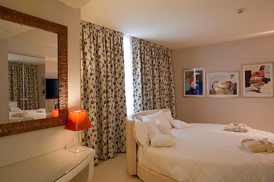 Base Hotel
