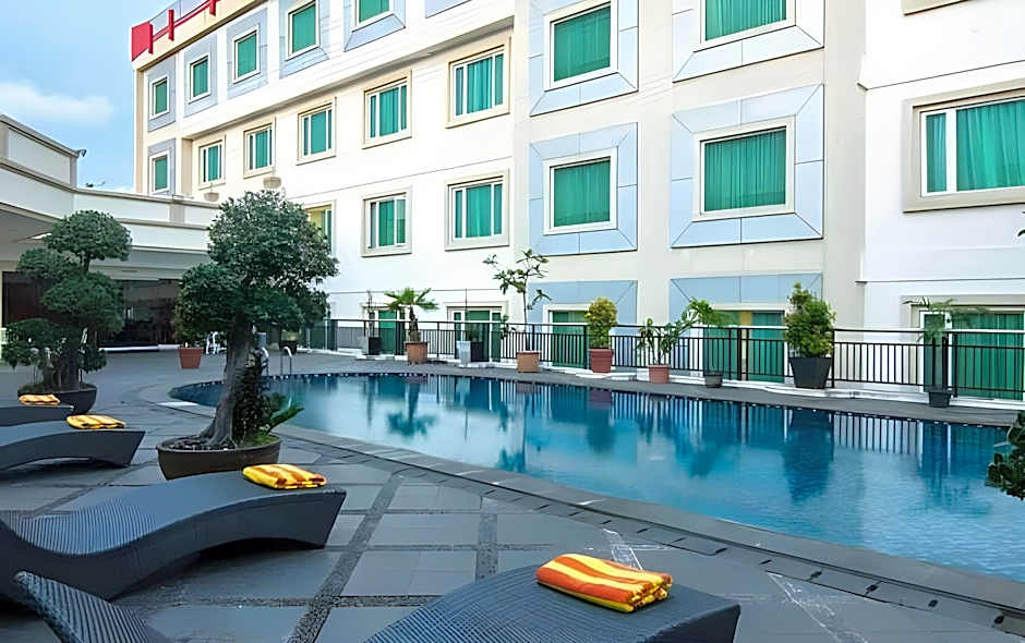 Rocky Plaza Hotel Padang