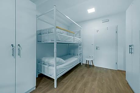 Bunk Bed in Mixed Dormitory Room