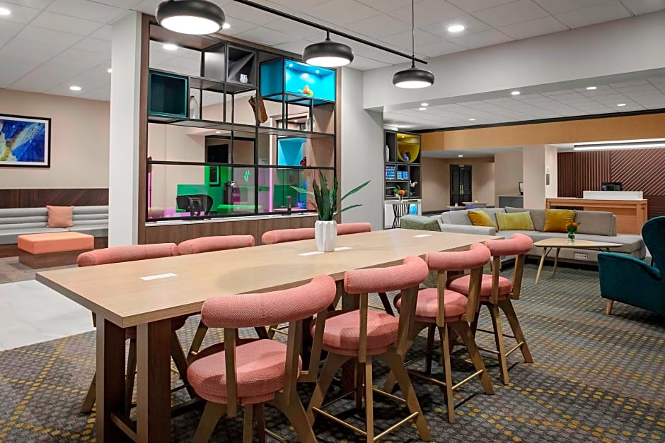 Holiday Inn & Suites Boston-Peabody By IHG