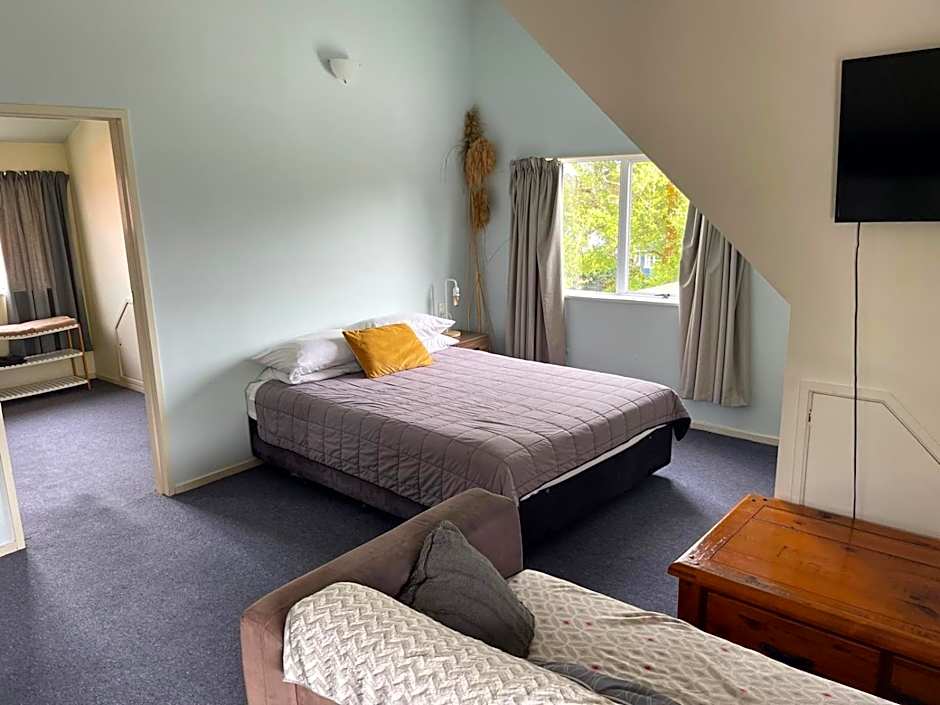 Howard's Mountain Lodge