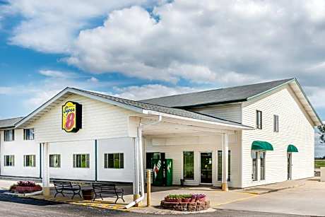 Super 8 by Wyndham Okawville