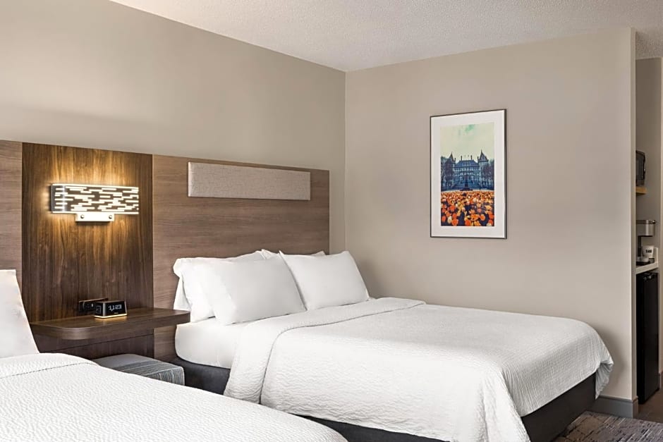 Holiday Inn Express & Suites East Greenbush Albany-Skyline an IHG Hotel