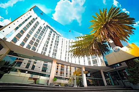 Camino Plaza