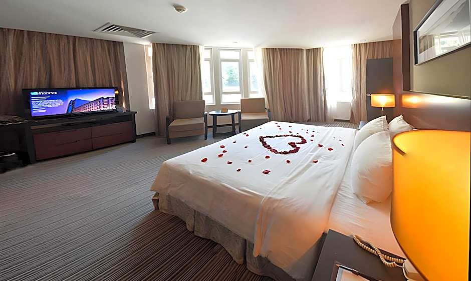 Hotel Sixty3