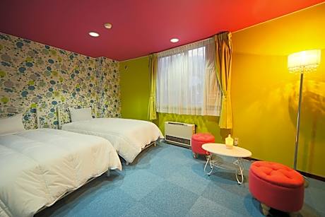 Twin Room with Private Bathroom