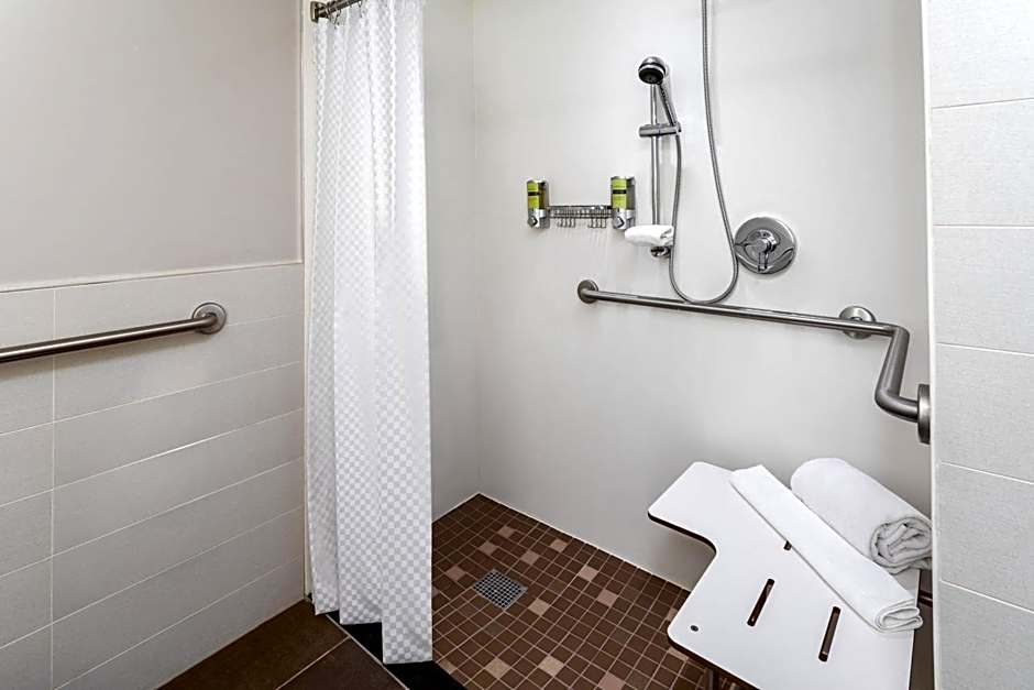 Element New York Times Square West