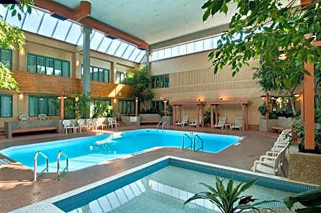 Travelodge by Wyndham Winnipeg East